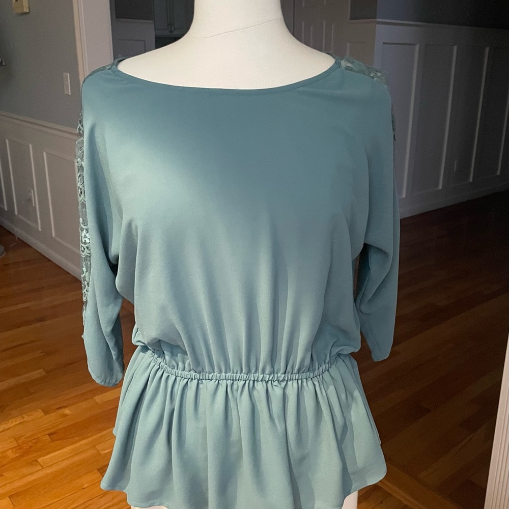 Under Skies blouse